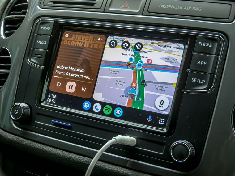 Actualizar o reinstalar Android Auto puede ser una solución temporal al problema. Actualizar o reinstalar Android Auto puede ser una solución temporal al problema.