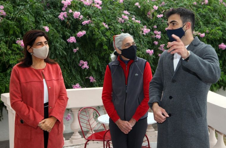 Mariana Juri, Beatriz Barbera y Joaquín Barbera. Foto: Gobierno de Mendoza