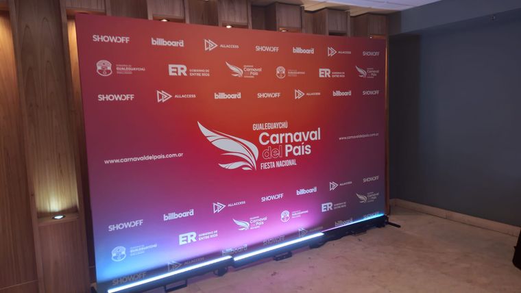 La inauguración del Carnaval del País fue en Teatro Astros.&nbsp;