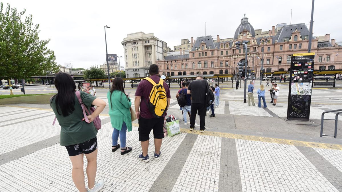 Crisis del transporte en el AMBA: la oferta de colectivos bajó 30% y crece la presión por subsidios