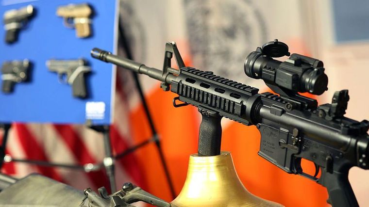 El Gobierno autorizó la compra de fusiles automáticos bajo ciertas condiciones.