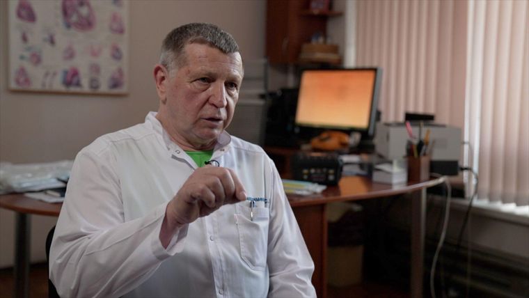 El equipo de Serhiy Maksymenko extrajo la metralla del corazón de Serhiy.