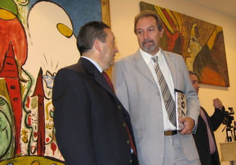 Jaque y Cerroni dispusieron el recorte y ahora lo flexibilizaron.