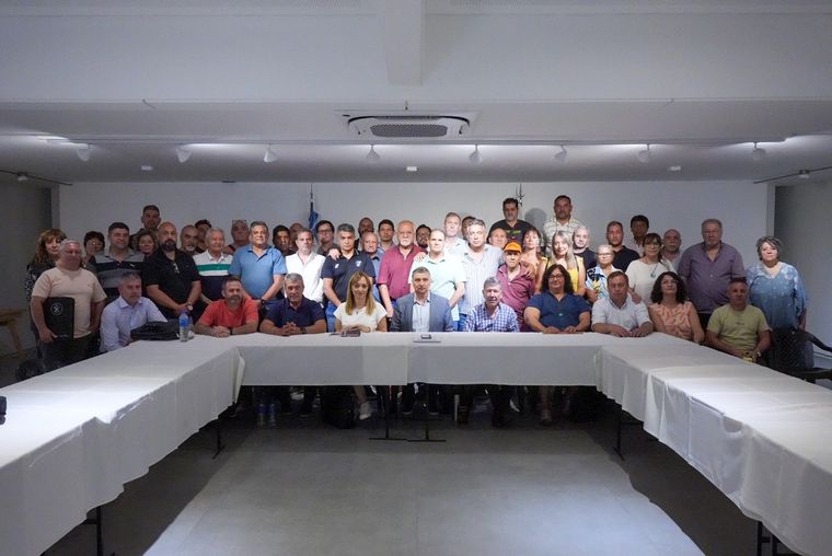 La reunión entre gremialistas y legisladores del PJ Foto: X @anabelfsagasti