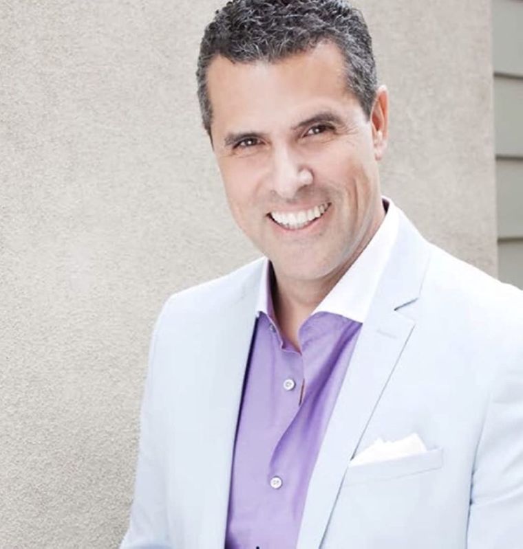 Marco Antonio Regil es un amante de los perros.