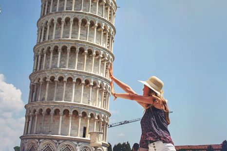 por que la torre de pisa y otras edificaciones se inclinan pero no se caen por que la torre de pisa y otras edificaciones se inclinan pero no se caen