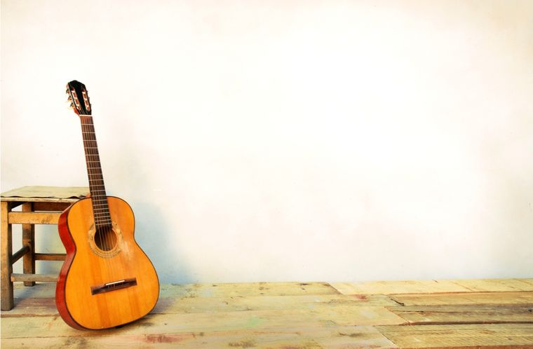 Tocar un instrumento musical estimula la mente y reduce el estrés, según la IA. Foto: Shutterstock Tocar un instrumento musical estimula la mente y reduce el estrés, según la IA. Foto: Shutterstock