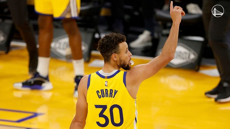 Curry seguirá vistiendo la camiseta de los Warriors. Foto: Golden State Warriors
