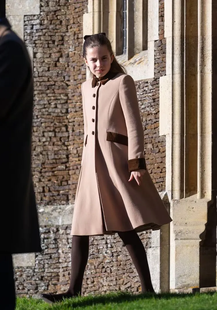 Madre e hija en perfecta sintonía. Madre e hija en perfecta sintonía.