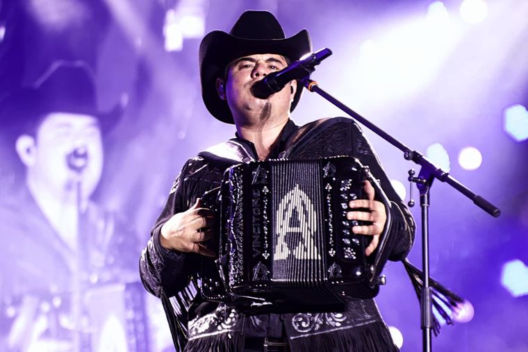 Alfredo Olivas está vivito.