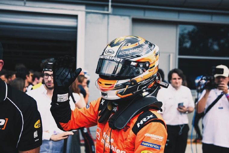 Mattia Colnaghi tuvo su estreno en la Fórmula 3. Mattia Colnaghi tuvo su estreno en la Fórmula 3.