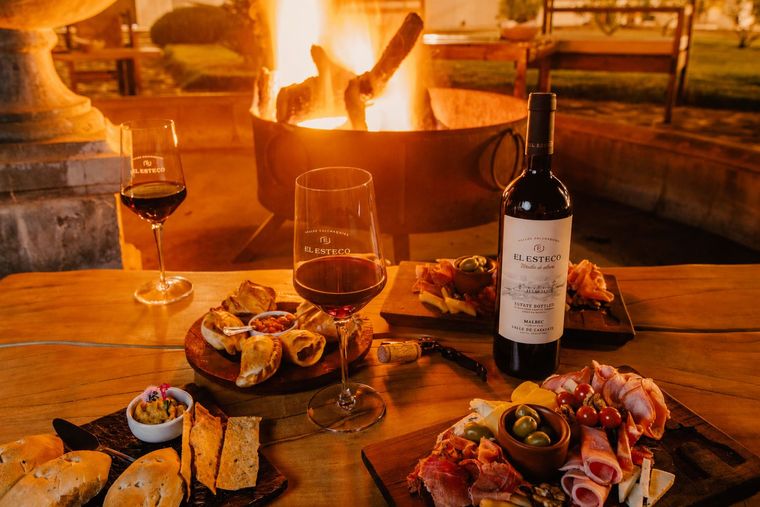 Noches mágicas en bodega El Esteco. Noches mágicas en bodega El Esteco.