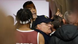 Luis Scola, protagonista de un hecho de violencia en la máxima categoría del básquet italiano. Luis Scola, protagonista de un hecho de violencia en la máxima categoría del básquet italiano.