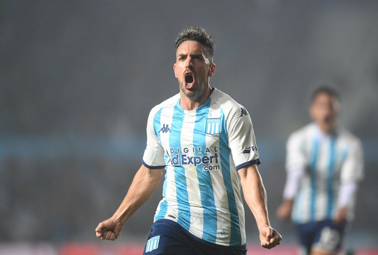 Hauche, autor de uno de los dos goles de Racing ante Banfield Foto: Télam