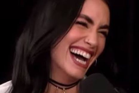 Lali Espósito sorprendió al aire a Pedro Rosemblat durante la transmisión de su programa. / captura streaming Lali Espósito sorprendió al aire a Pedro Rosemblat durante la transmisión de su programa. / captura streaming