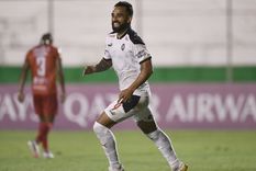 Jonathan Herrera, autor de los tres goles del Rojo. Foto: @Independiente Jonathan Herrera, autor de los tres goles del Rojo. Foto: @Independiente