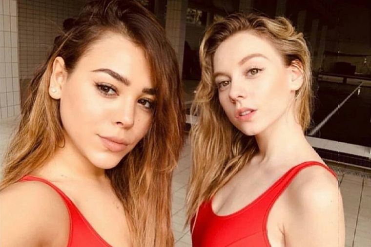 Danna Paola y Ester Expósito Danna Paola y Ester Expósito