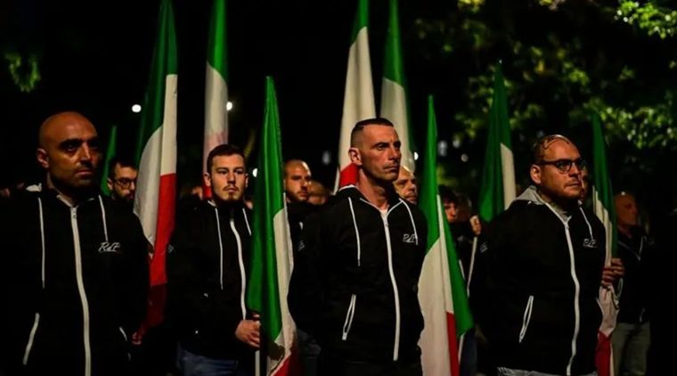 Marcha de extrema derecha en Milán en octubre de 2023. Foto: GETTY IMAGES