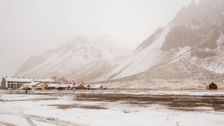 El accidente ocurrió en alta montaña, mientras una persona practicaba fuera de pista (imagen ilustrativa) Foto: Santiago Tagua/MDZ