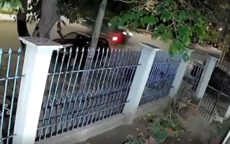 Una motociclista sufrió politraumatismos tras protagonizar un accidente vial en Rivadavia.