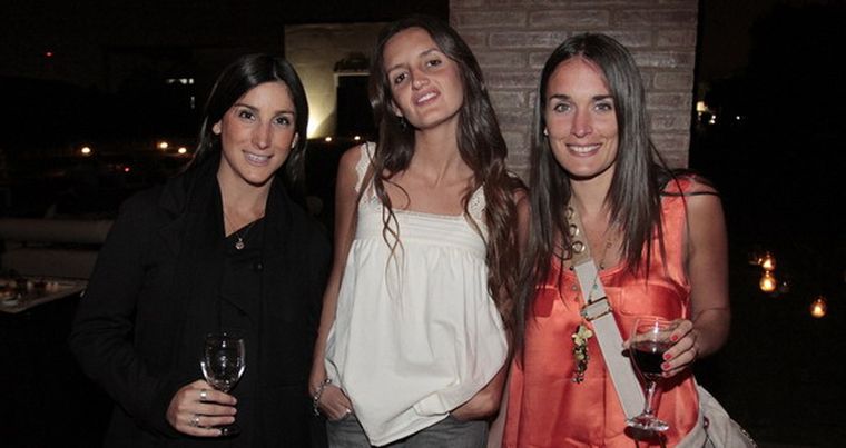 Sol Castilla, María José Populín y Bernardita Dragonetti apoyaron la iniciativa de la bodega. Foto: Gentileza