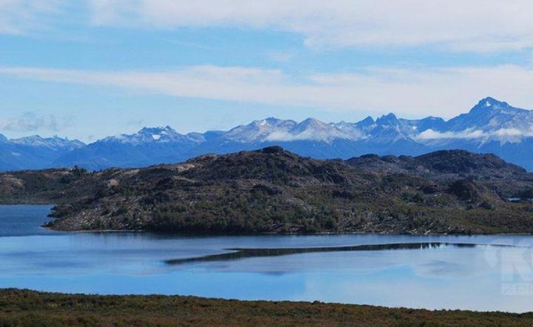 El lago Colhue Huapi comenzó a registrar menores niveles de agua a través de los años. Foto: X