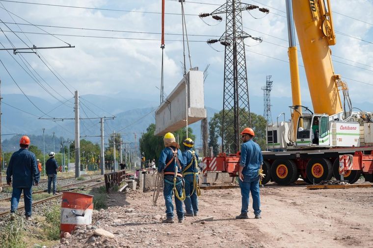 Godoy Cruz acelera la obra vial que unirá Mitre con la Costanera. Godoy Cruz acelera la obra vial que unirá Mitre con la Costanera.