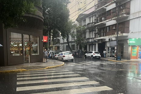 El SMN lanzó alertas en gran parte del país, con tormentas, ráfagas intensas y fuertes vientos. El SMN lanzó alertas en gran parte del país, con tormentas, ráfagas intensas y fuertes vientos.