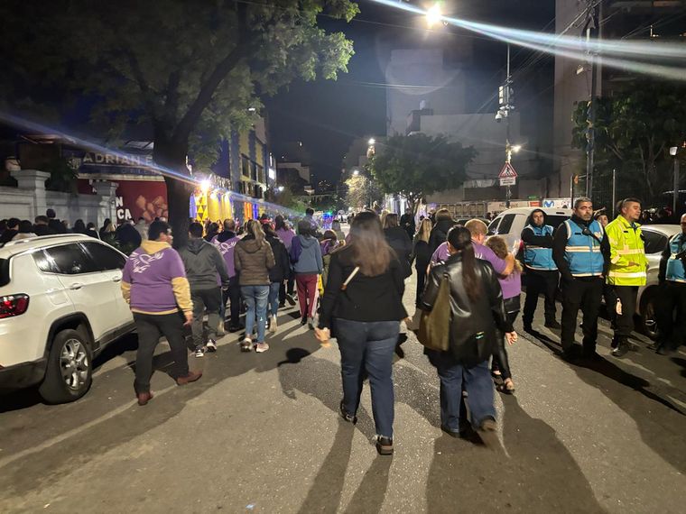 Supuestos seguidores libertarios yéndose antes que hable Milei Supuestos seguidores libertarios yéndose antes que hable Milei