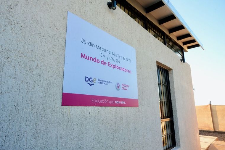 En Godoy Cruz se inauguró el primer jardín sustentable hecho con materiales reciclados de la mano de 3C Construcciones. En Godoy Cruz se inauguró el primer jardín sustentable hecho con materiales reciclados de la mano de 3C Construcciones.