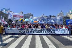 Este viernes, se lleva a cabo una nueva marcha en rechazo a la reforma laboral. Este viernes, se lleva a cabo una nueva marcha en rechazo a la reforma laboral.