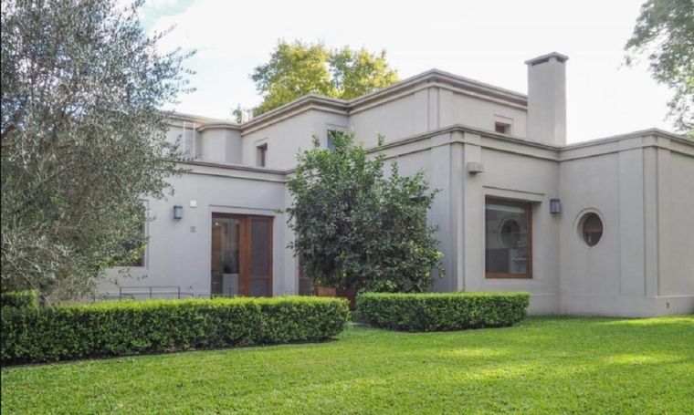 La impresionante casa que se compró Lali.