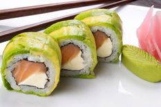 lo condenan por preparar sushi de ballena
