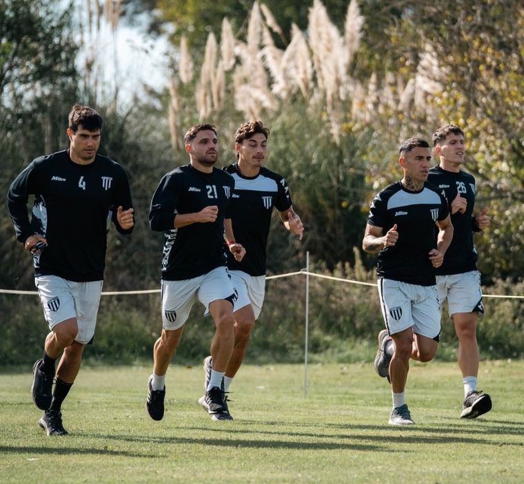 El plantel del Lobo entrenó lunes y martes de cara al choque ante los salteños. El plantel del Lobo entrenó lunes y martes de cara al choque ante los salteños.