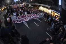Nuevamente, personal del Hospital Garrahan hizo una marcha de velas al Obelisco Nuevamente, personal del Hospital Garrahan hizo una marcha de velas al Obelisco