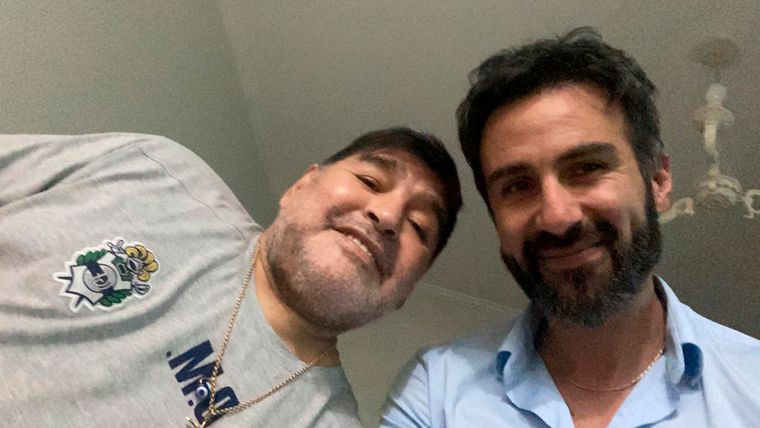 El médico de Maradona está muy complicado