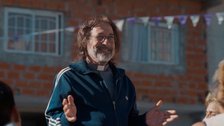 Lleva pocas horas de estreno y ya fulminaron la nueva producción audiovisual del actor. Foto: Disney Latino.&nbsp;