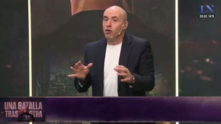 Una batalla tras otra, con la conducción de Esteban Trebucq, es uno de los nuevos programas de LN+. Una batalla tras otra, con la conducción de Esteban Trebucq, es uno de los nuevos programas de LN+.