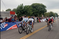 vuelta de mendoza: gonzeli gano por segundos y la general arde antes de la montana