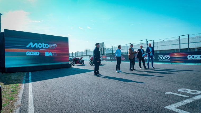 El Jefe de Gobierno porteño, Jorge Macri, confirmó el MotoGP 2027 en el Autódromo de Buenos Aires. El Jefe de Gobierno porteño, Jorge Macri, confirmó el MotoGP 2027 en el Autódromo de Buenos Aires.