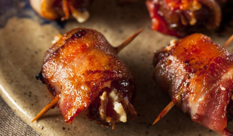 Cómo preparar dátiles envueltos en bacon para sorprender a tus amigos Foto: Shutterstock