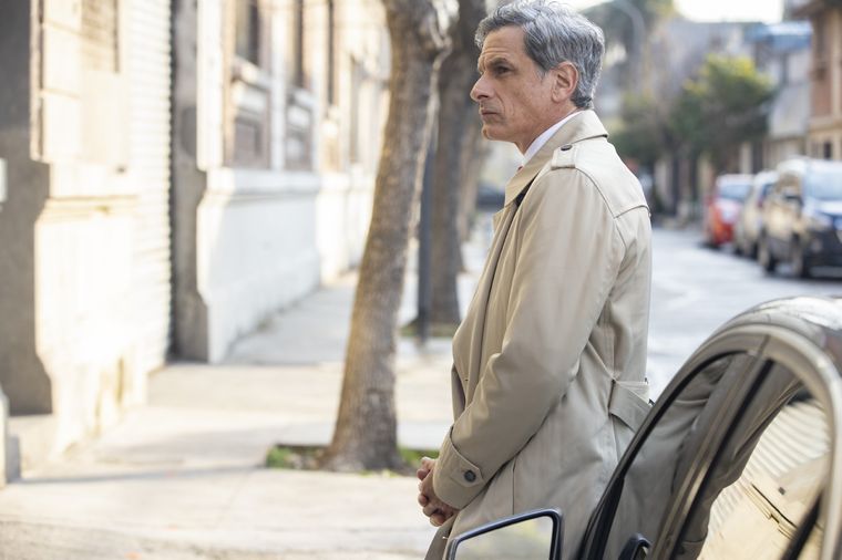 Rafael Ferro interpreta al fiscal Roger. Foto: Camila Miyazono Foto: Netflix