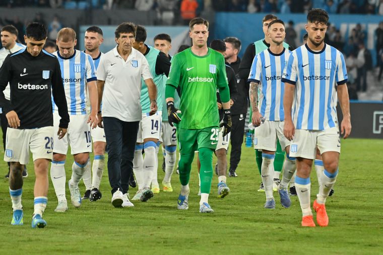 A Racing se le escapó el triunfo sobre el final y complicó sus chances de playoffs.