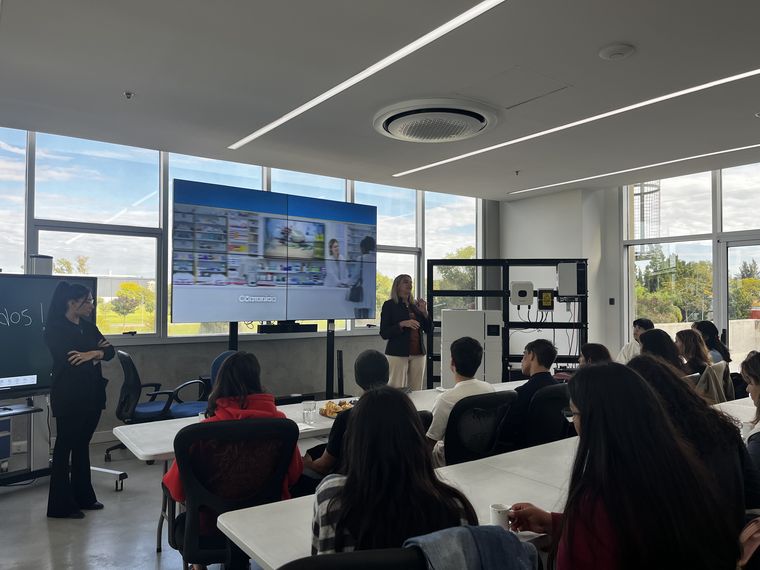 La Fundación Empujar emerge como un actor clave en la construcción de puentes. La Fundación Empujar emerge como un actor clave en la construcción de puentes.