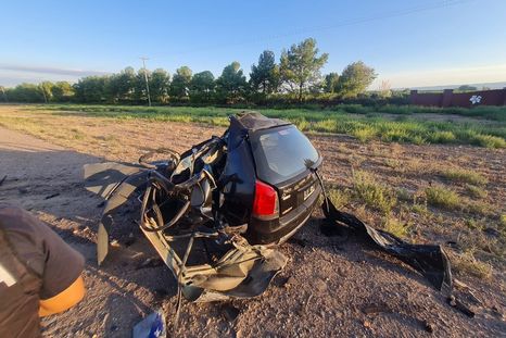 Así quedó el Fiat Palio donde viajaba la víctima fatal. Foto: Ministerio de Seguridad