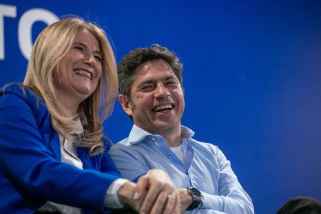 Axel Kicillof junto a Verónica Magario. Axel Kicillof junto a Verónica Magario.