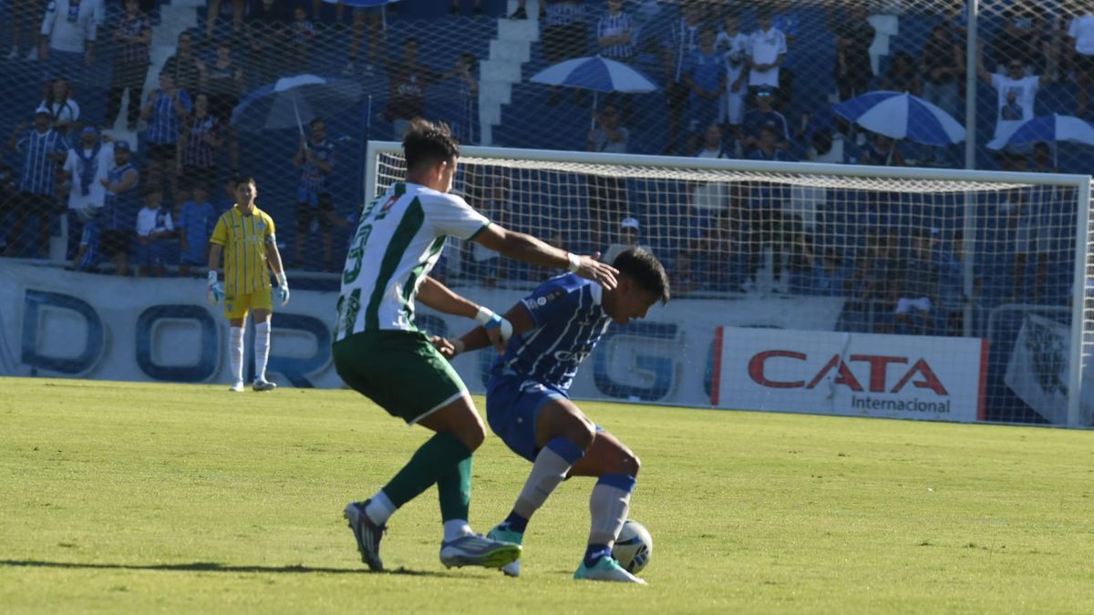 Godoy Cruz no encontró los caminos al gol y tan solo empató 0-0 con San Miguel en el Gambarte