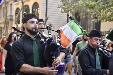 El tradicional desfile de San Patricio en Avenida de Mayo. Foto: GCBA El tradicional desfile de San Patricio en Avenida de Mayo. Foto: GCBA