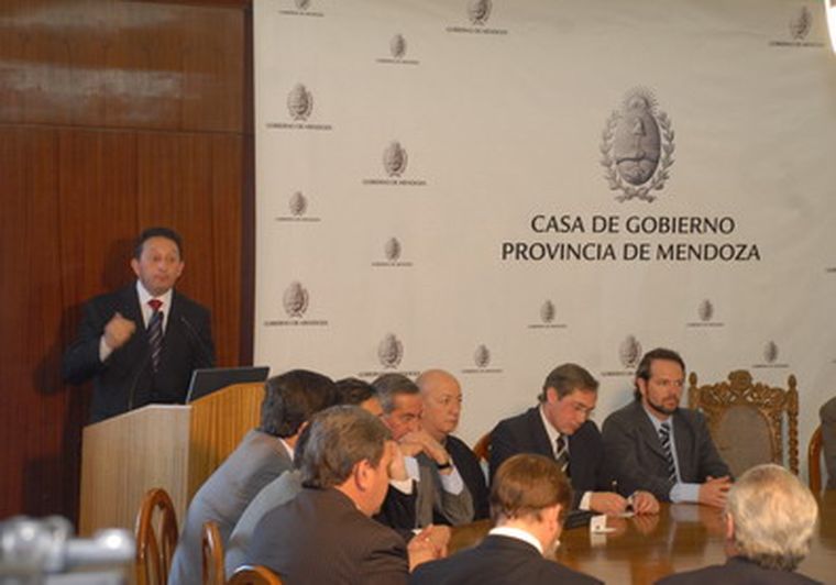 Jaque intentó mostrar firmeza en su discurso.