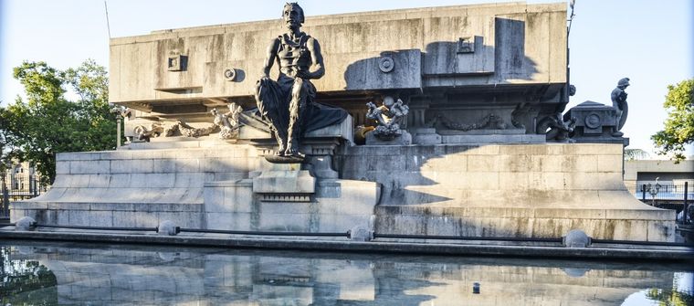 El Mausoleo de Rivadavia en Plaza Once. El Mausoleo de Rivadavia en Plaza Once.